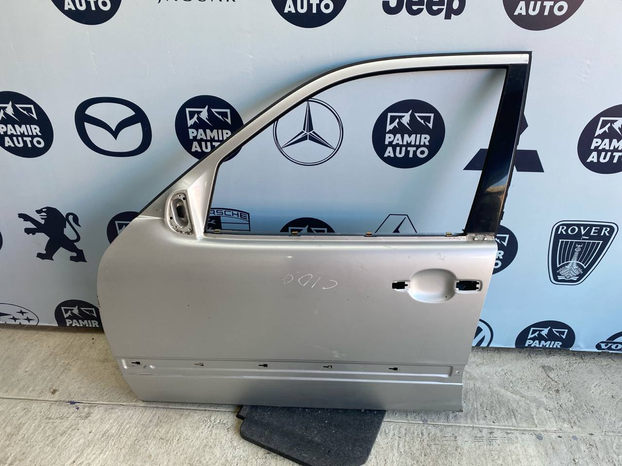 Дверь передняя левая Mercedes E/W210 1995-2003
