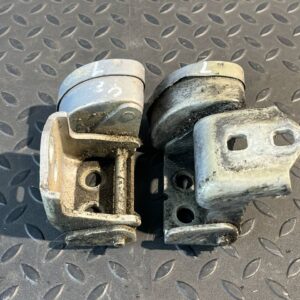 Петля двери левая Renault Scenic/2 2003-2009