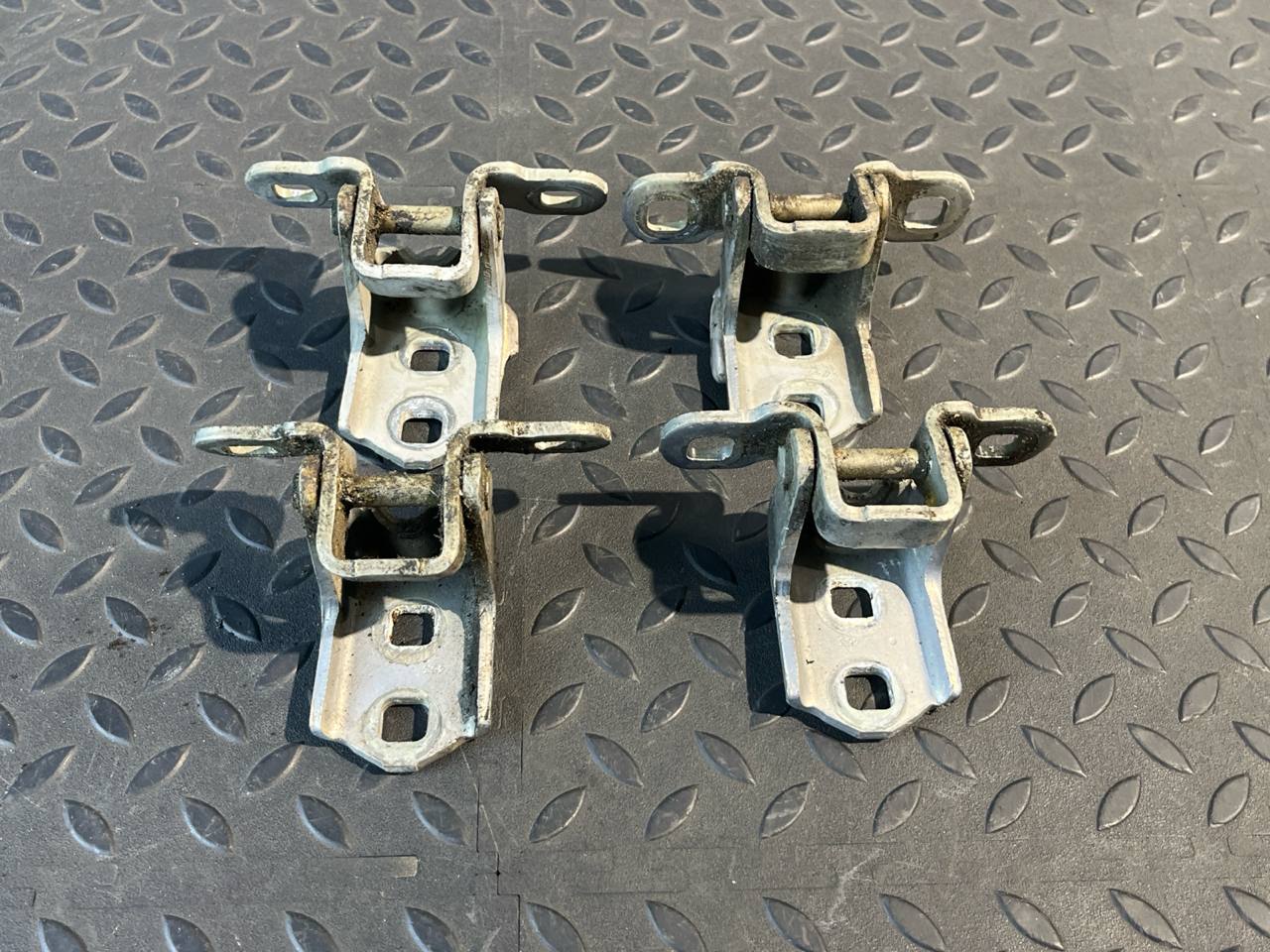 Петля двери верхняя Renault Scenic/2 2003-2009