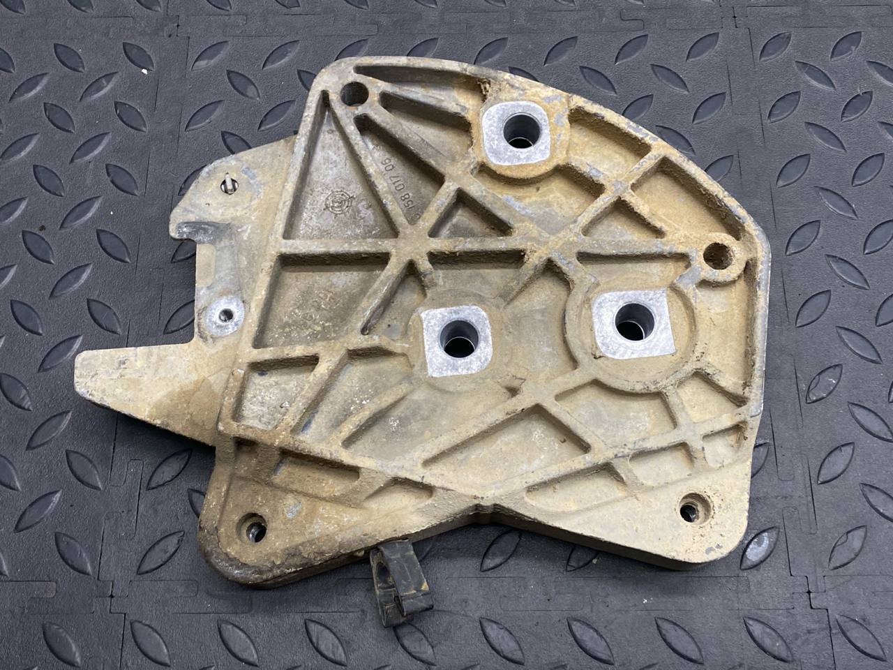 Кронштейн КПП Opel Astra/H 2004-2014