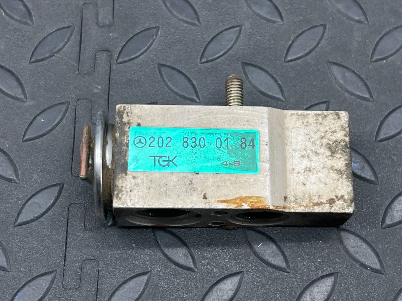 Клапан кондиционера Mercedes C/W202 1993-2001