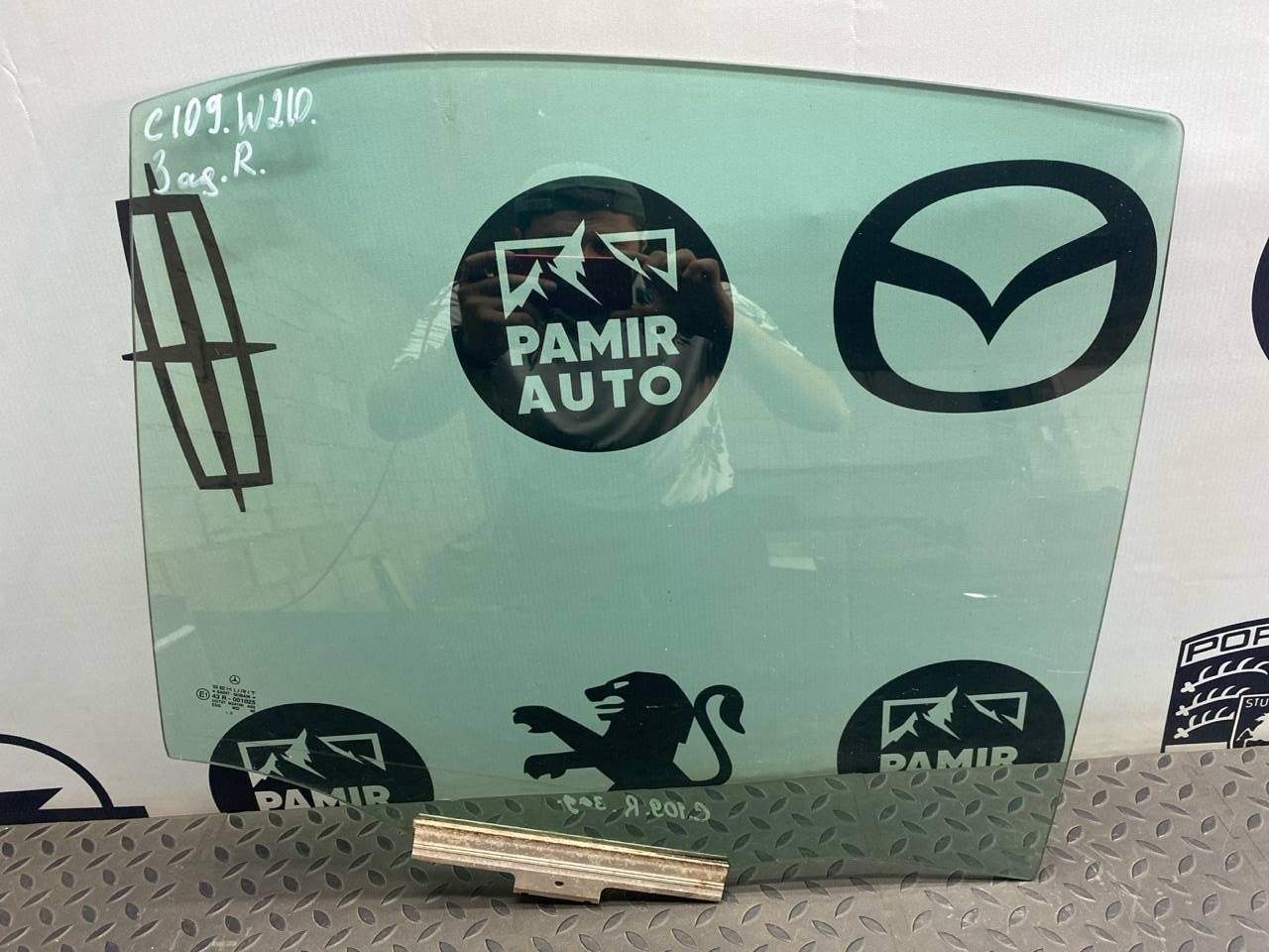 Стекло двери заднее правое Mercedes E/W210 1995-2003