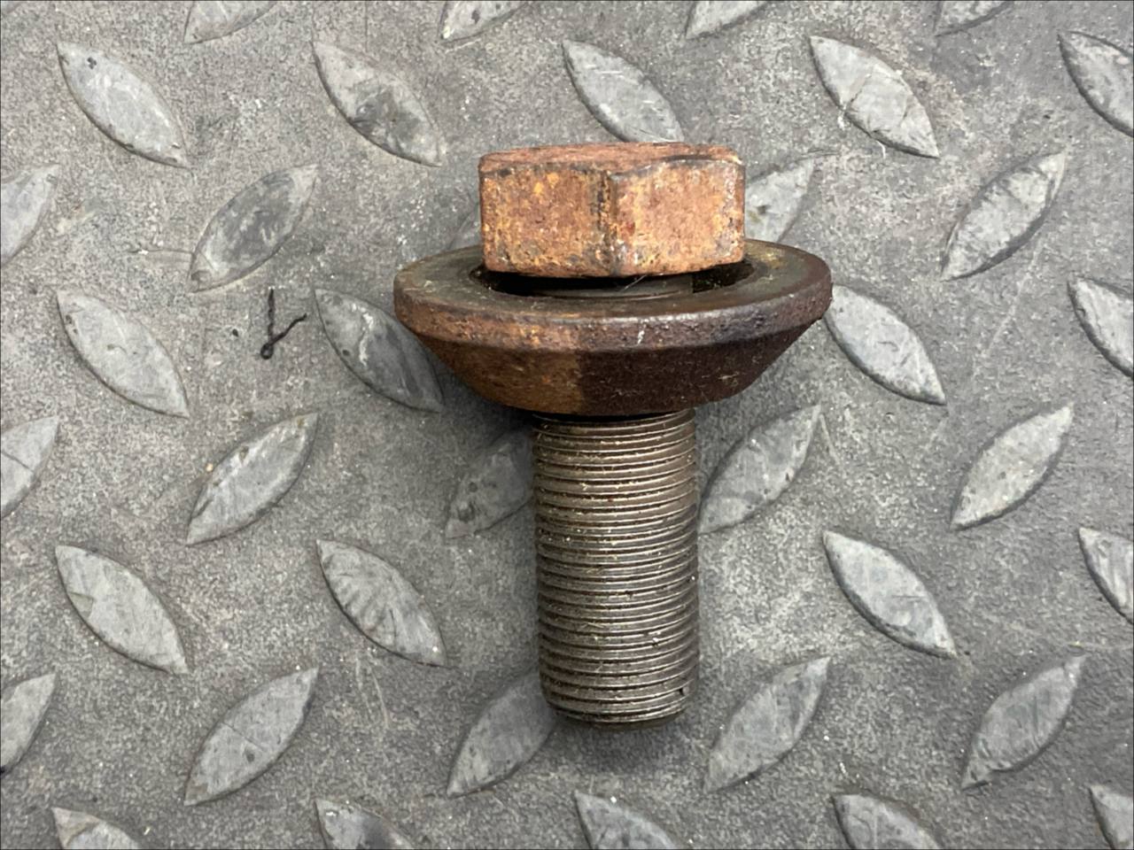 Болт коленвала Mercedes E/W211 2002-2009