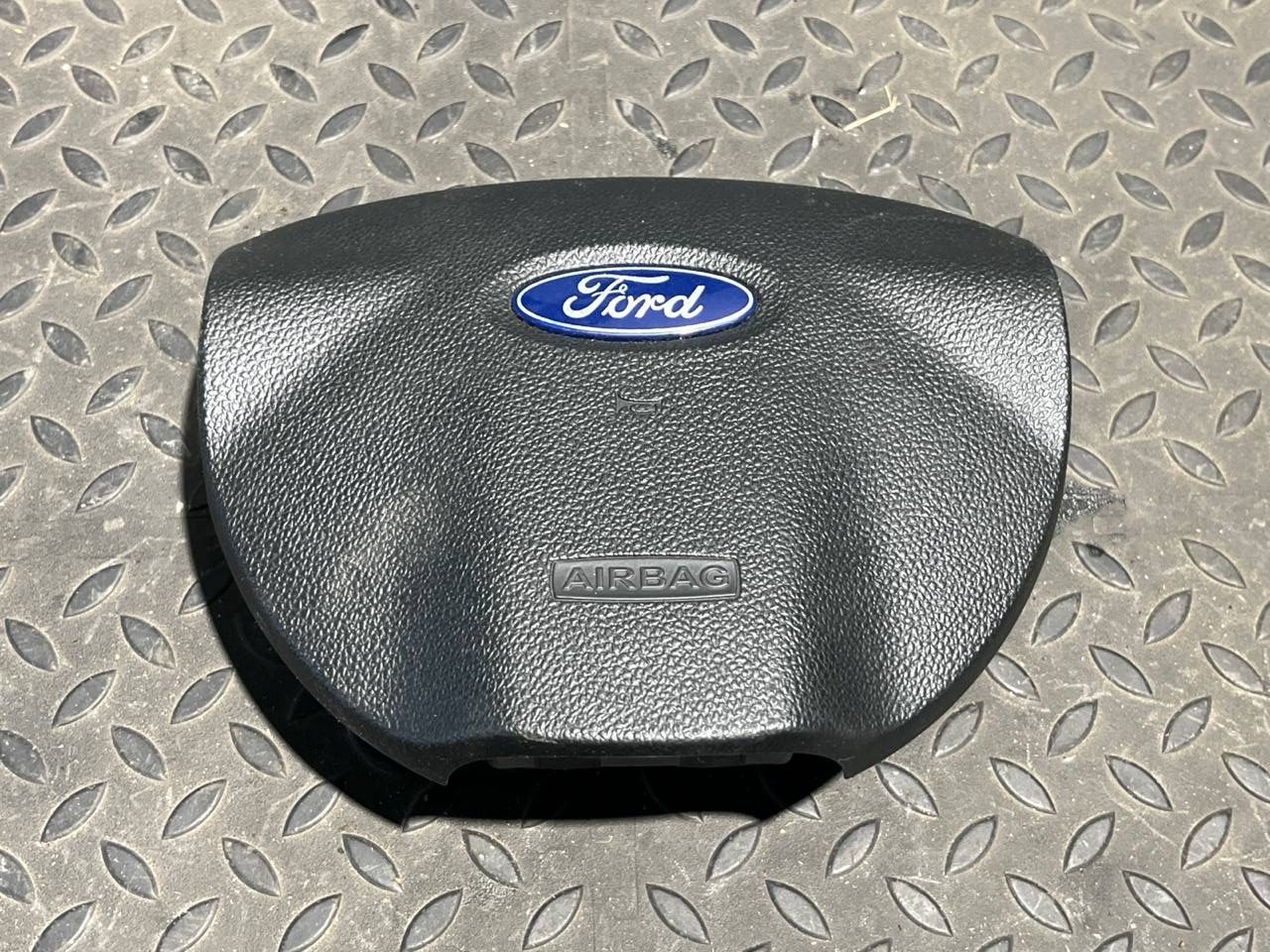 Подушка безопасности в руль Ford Focus/2 2004-2011