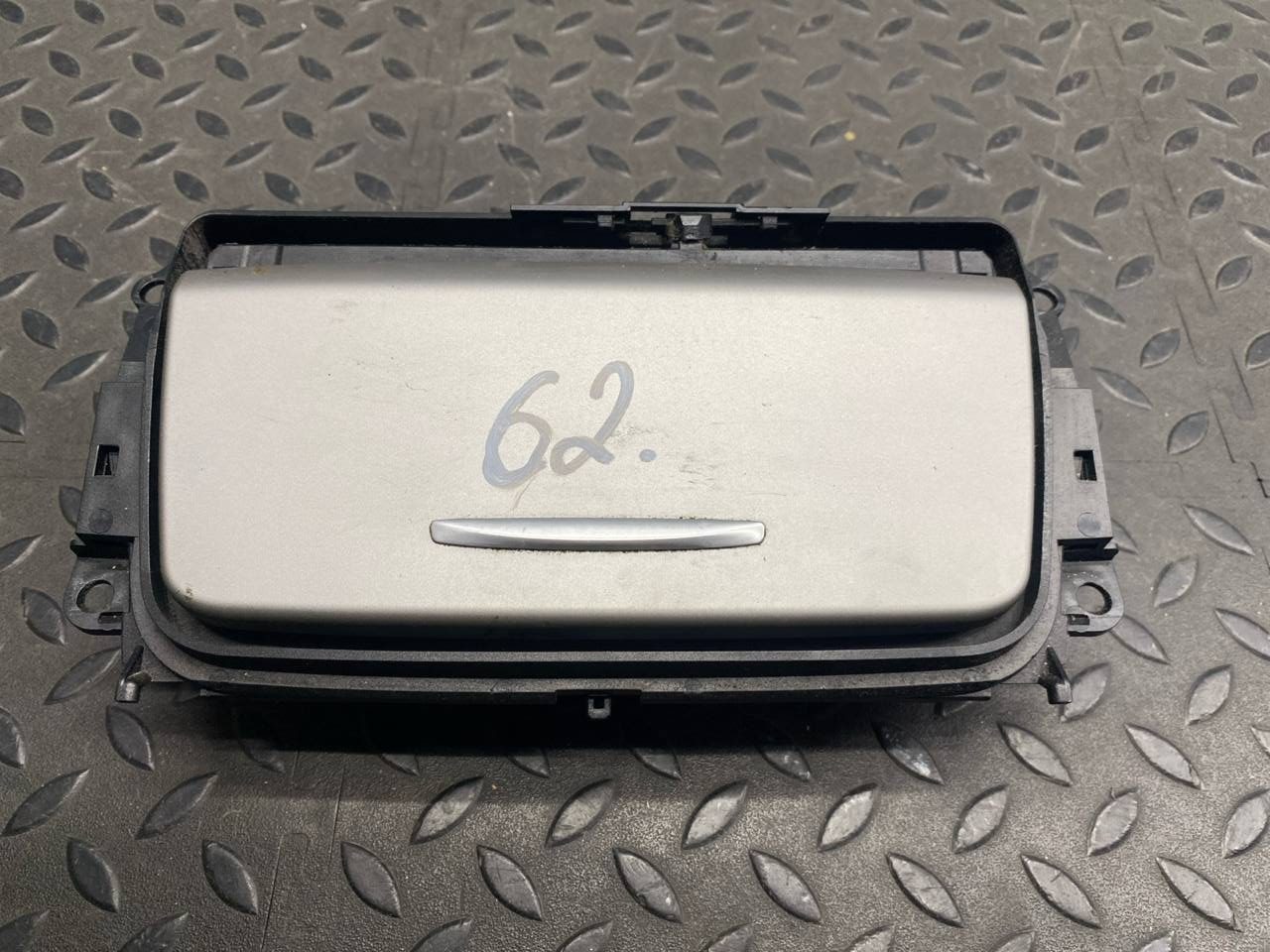 Пепельница BMW 3/E90 2004-2013