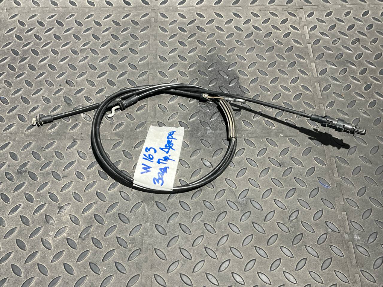 Трос замка двери задний правый Mercedes M/W163 1997-2005