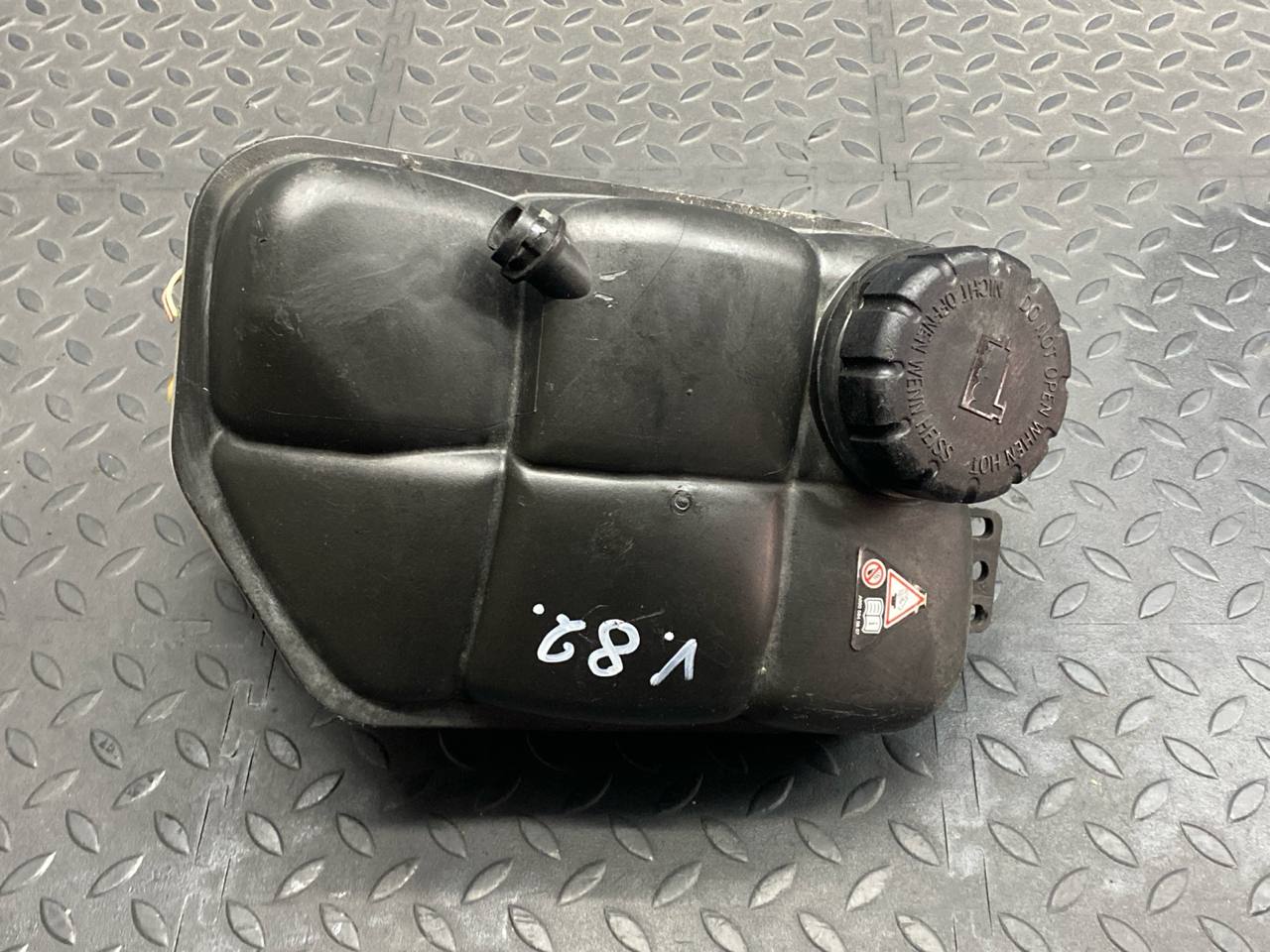 Бачок расширительный Mercedes E/W211 2002-2009