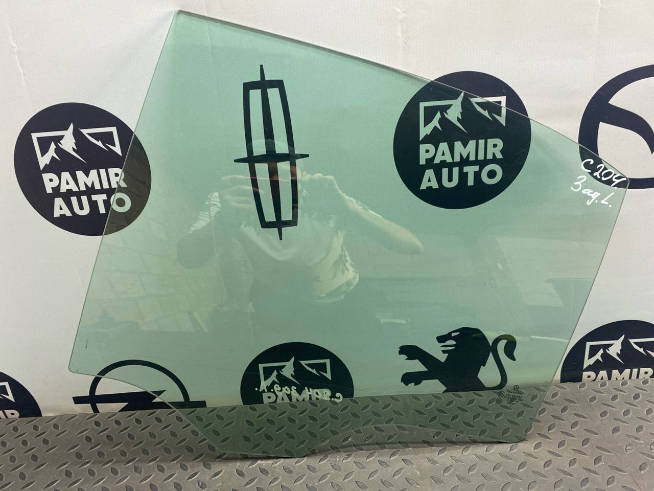 Стекло двери заднее левое Mercedes C/W204 2006-2015