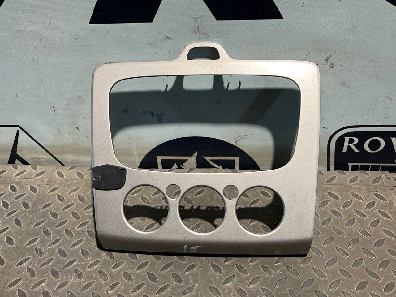 Накладка на торпедо Ford Focus/2 2004-2011