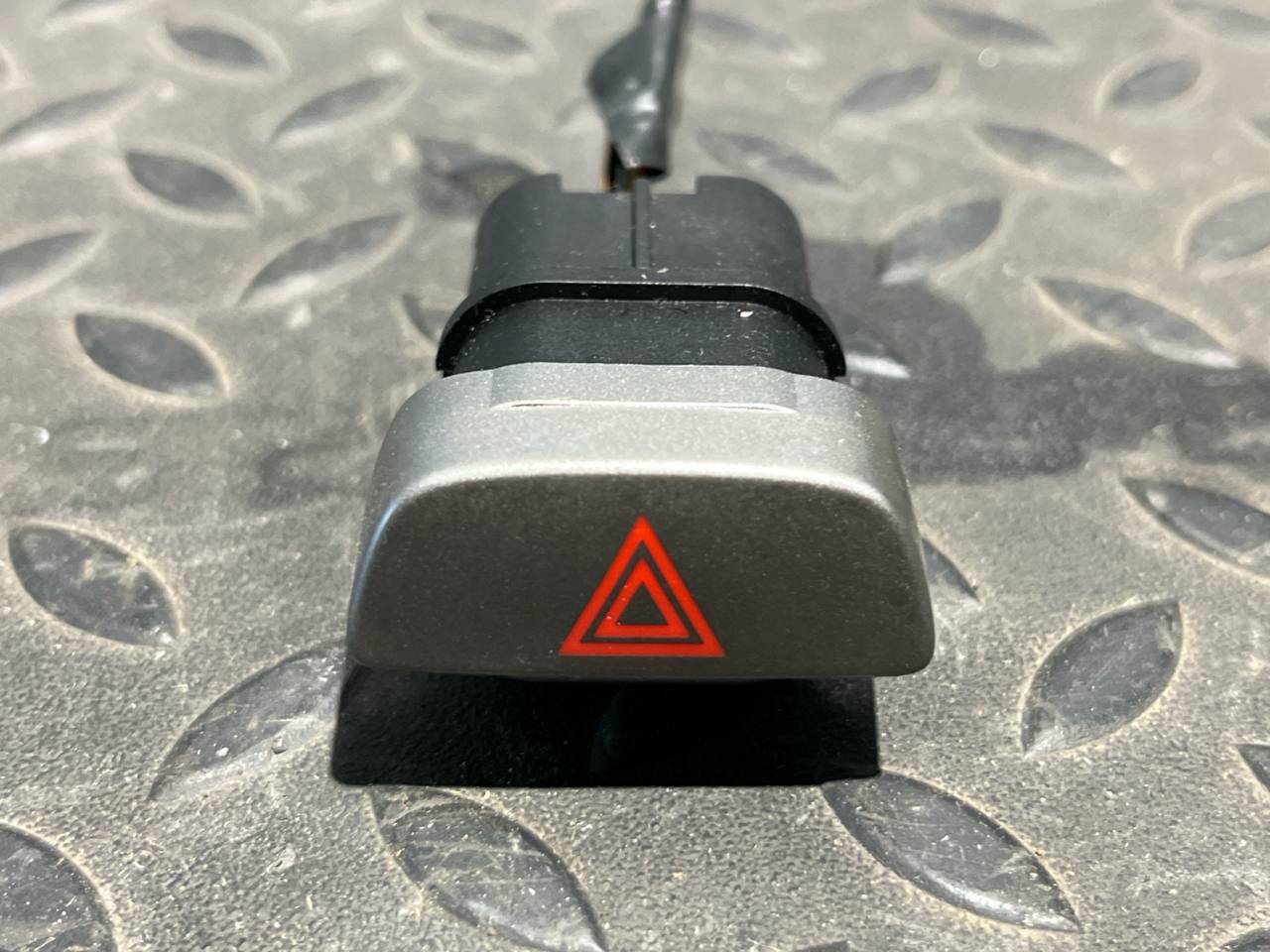 Кнопка аварийной сигнализации Ford Focus/2 2004-2011