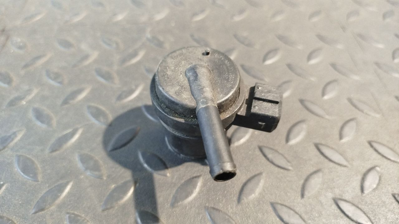 Клапан вентиляции топливного бака Volkswagen Golf/4 1997-2006