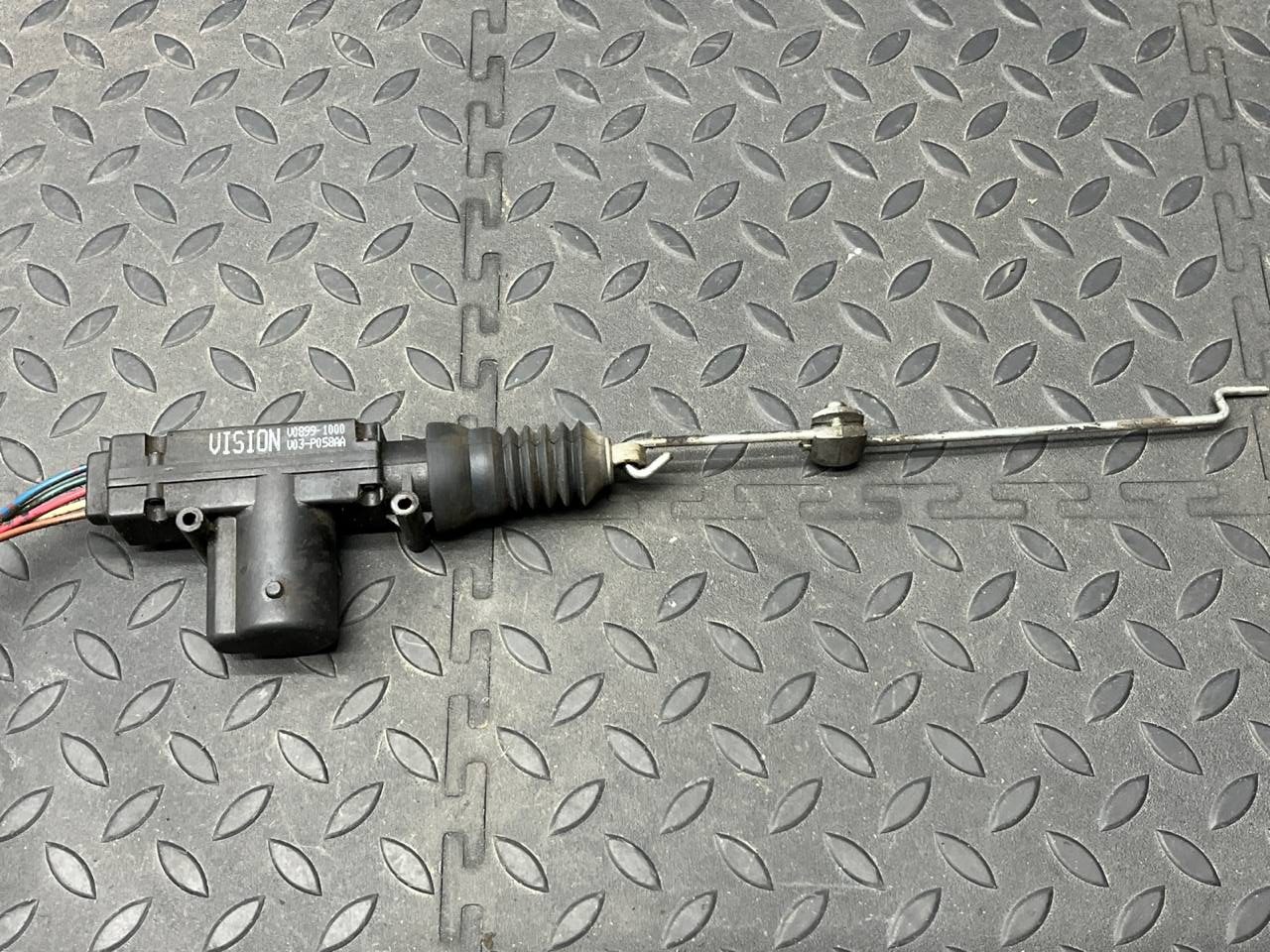 Активатор замка крышки топливного бака Mercedes Vito/W638 1996-2003