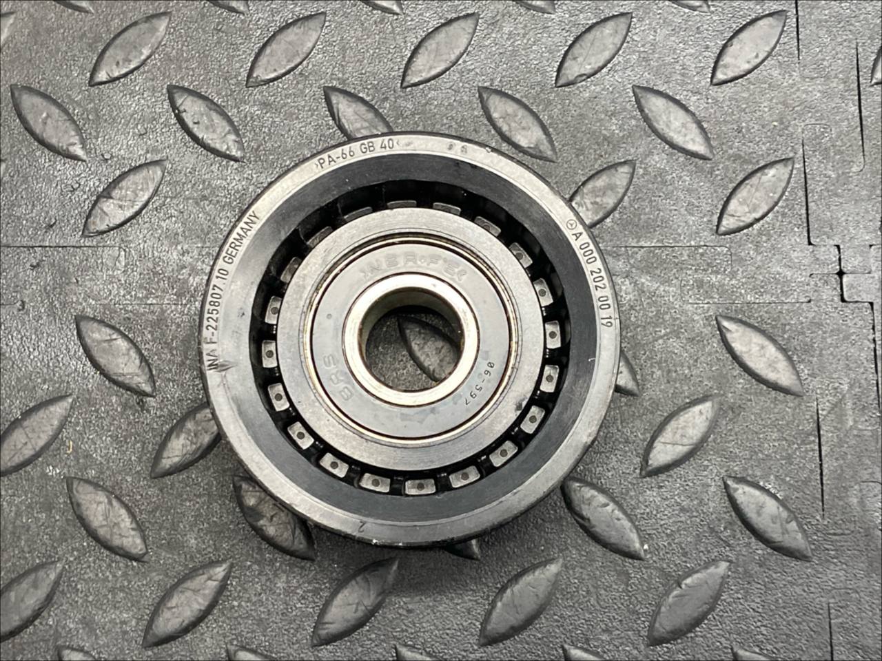 Ролик Mercedes E/W211 2002-2009