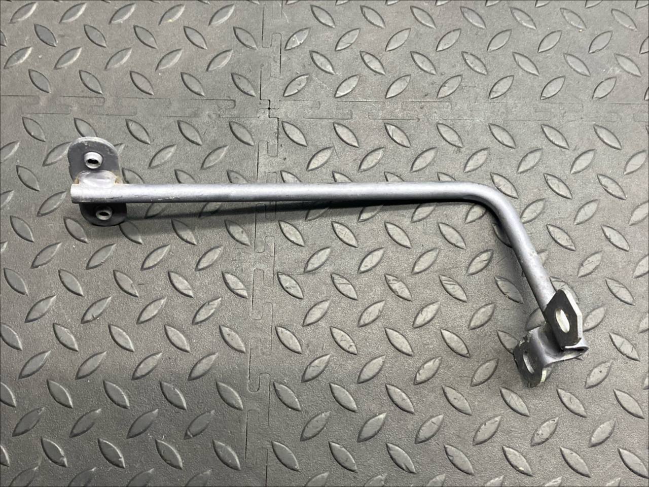 Кронштейн замка капота Mercedes C/W204 2006-2015