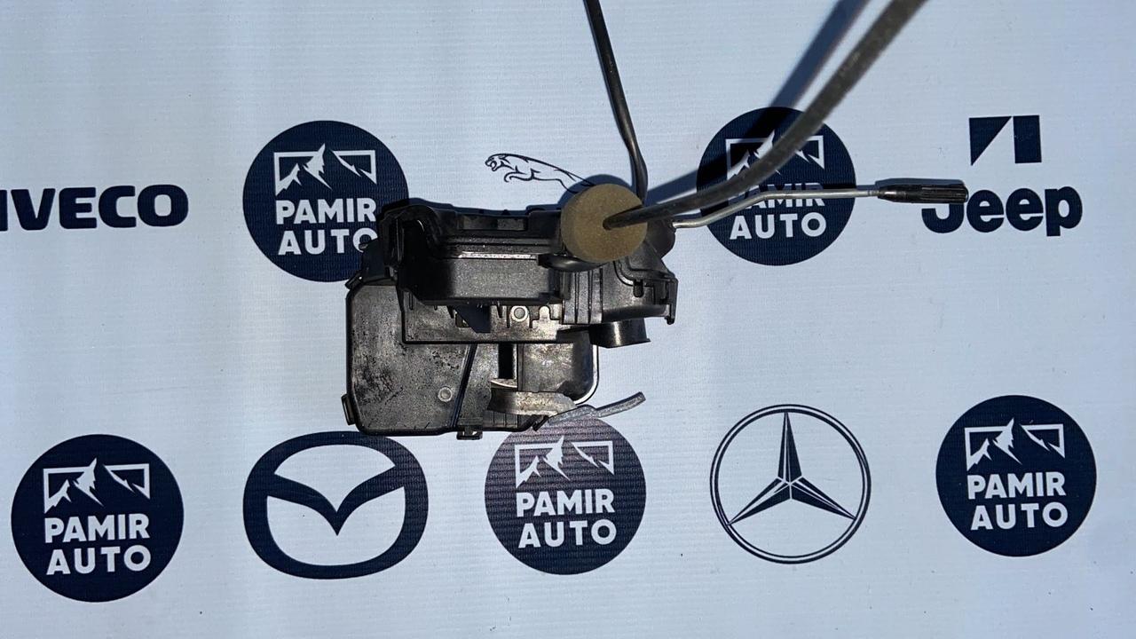 Замок двери передний левый Mercedes E/W211 2002-2009