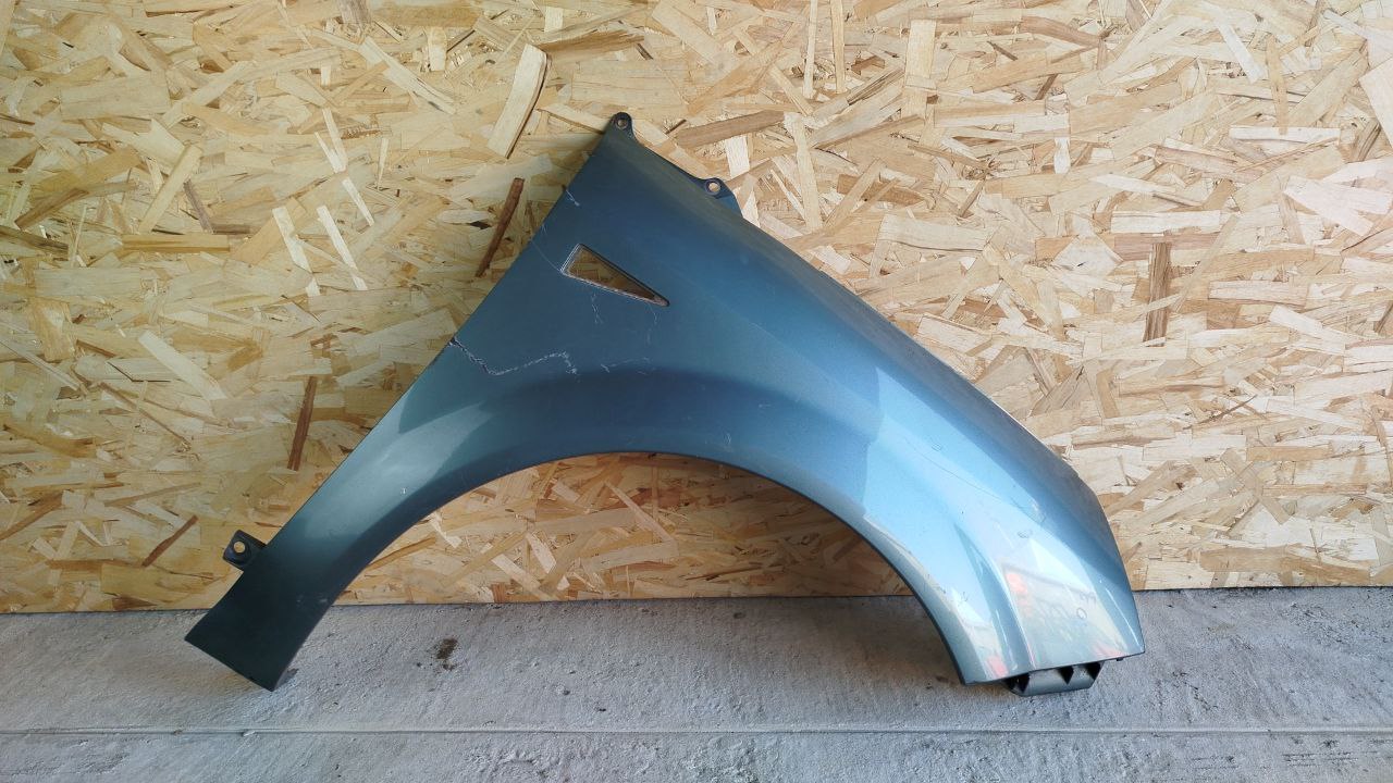 Крыло переднее правое Renault Scenic/2 2003-2009