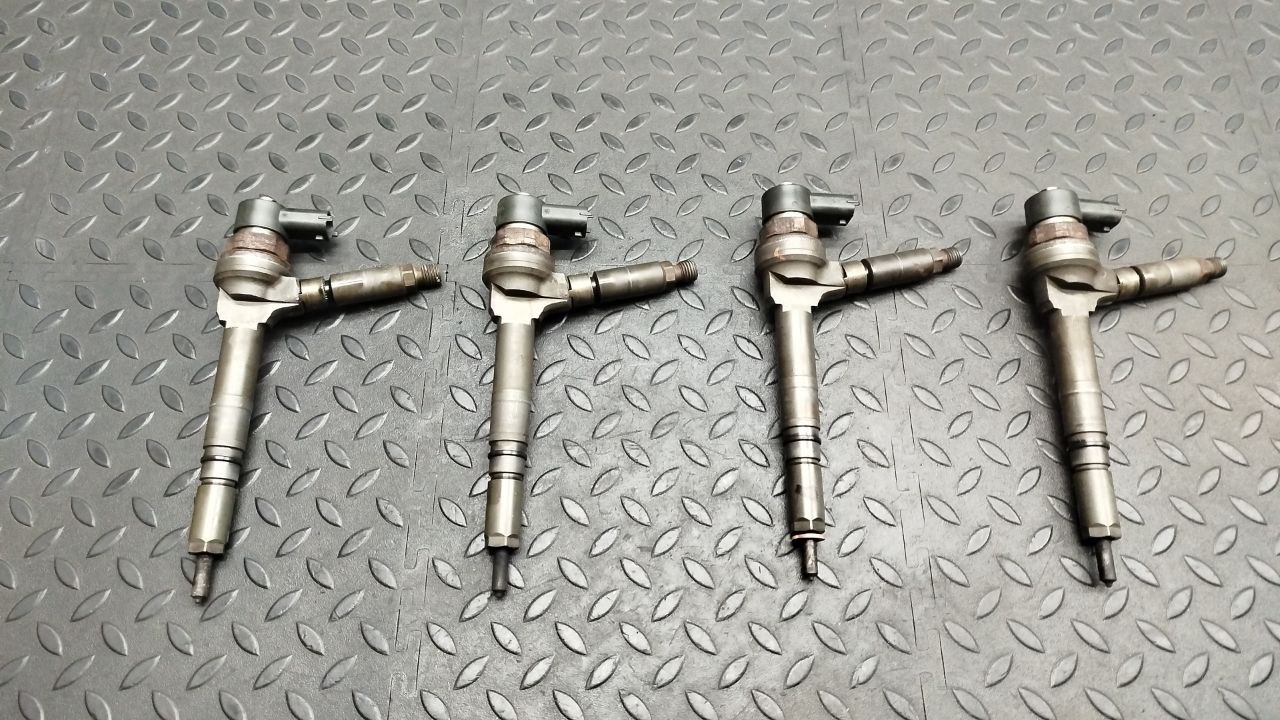 Форсунка дизельная Opel Astra/H 2004-2014