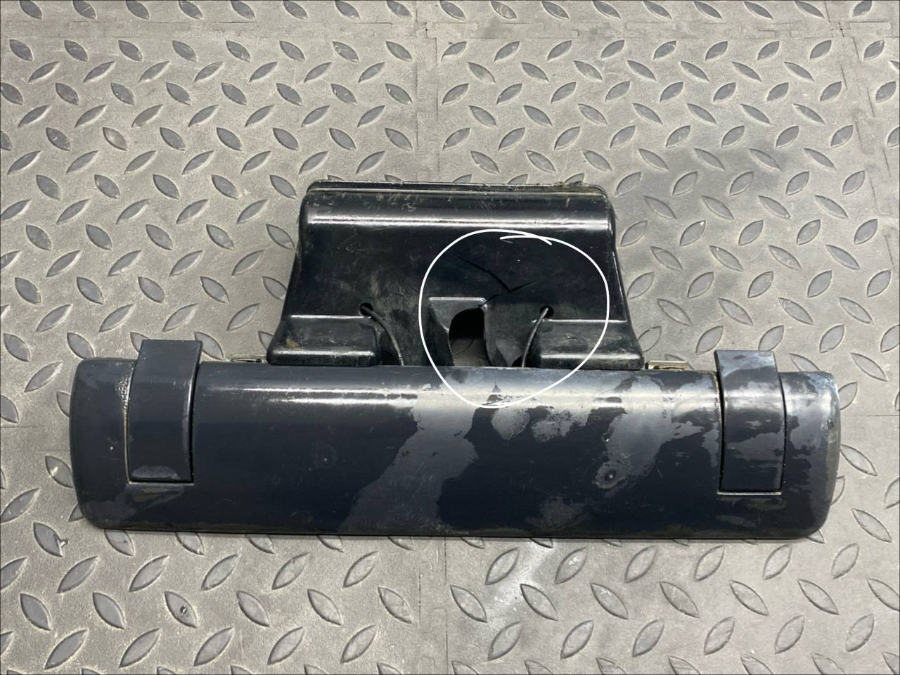 Крышка буксировочного крюка Mercedes C/W202 1993-2001