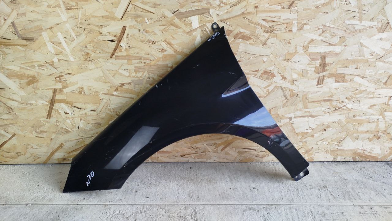 Крыло переднее левое Mercedes B/W245 2005-2011