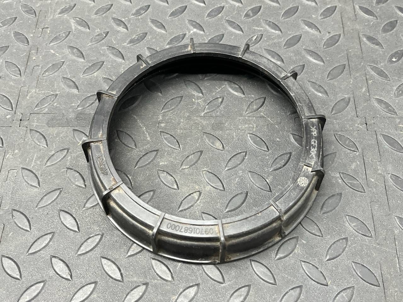 Гайка топливного насоса Renault Scenic/2 2003-2009