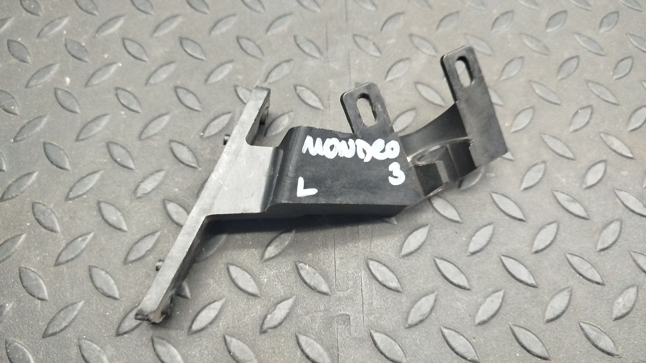Кронштейн форсунки омывателя фары левый Ford Mondeo/3 2000-2007