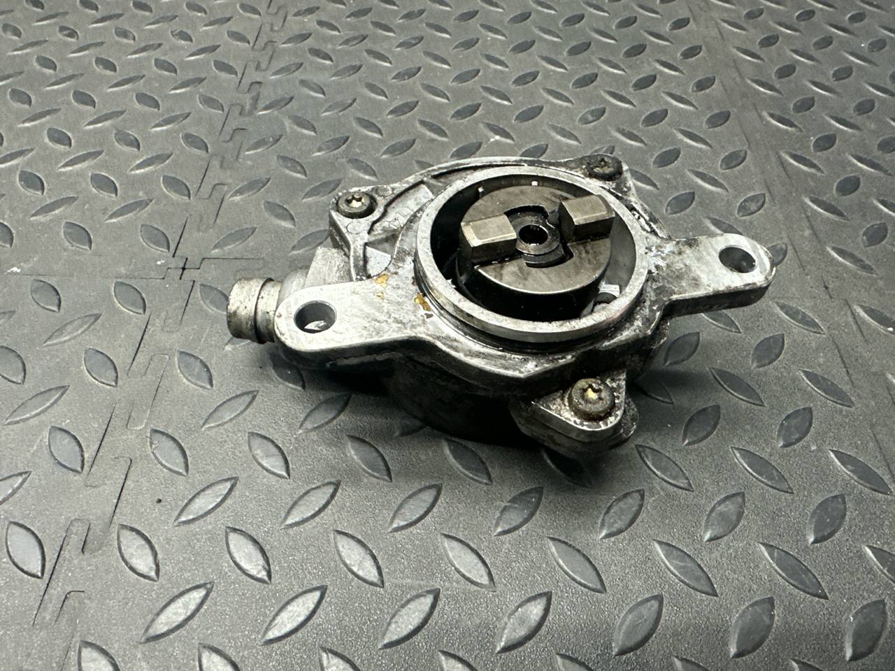 Насос вакуумный Opel Movano/A 2003-2010