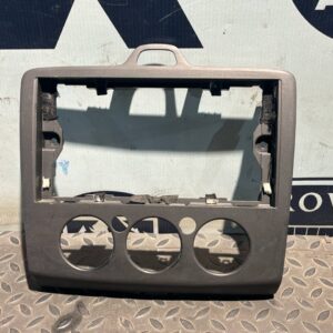 Накладка на торпедо Ford Focus/2 2004-2011