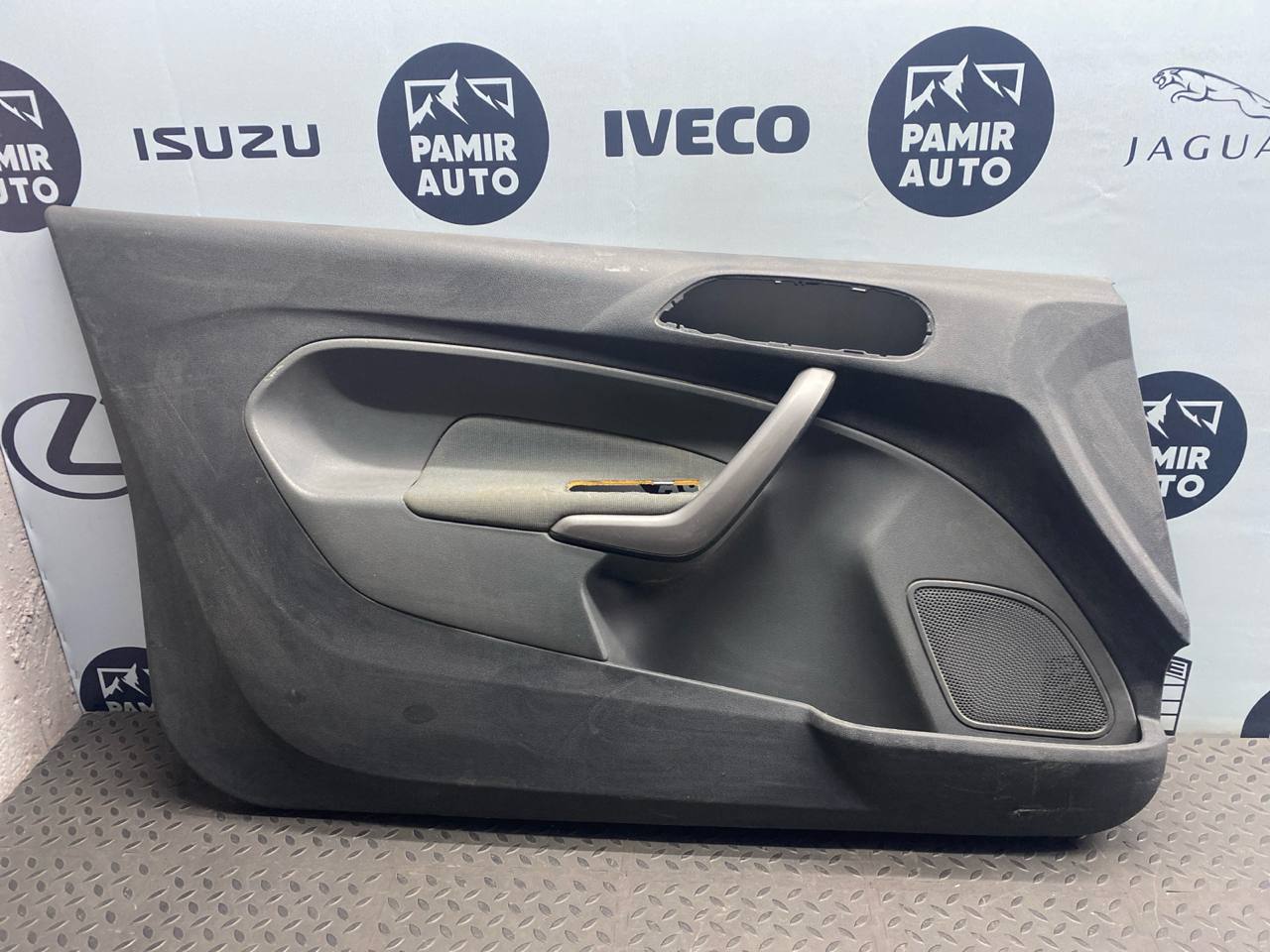 Обшивка двери передняя левая Ford Fiesta/6 2008-2019