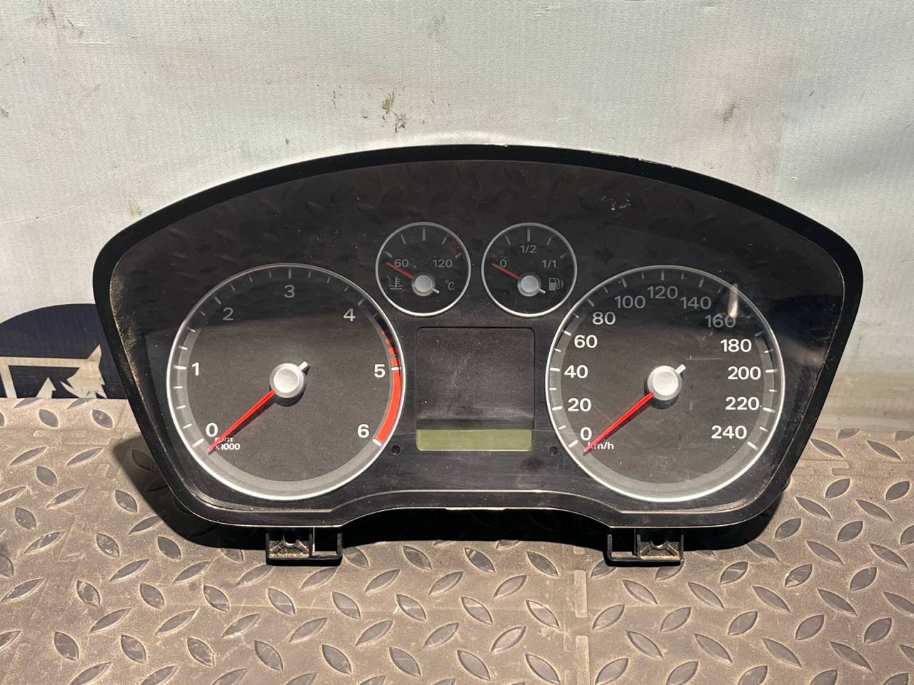 Комбинация приборов (Щиток) Ford Focus/2 2004-2011