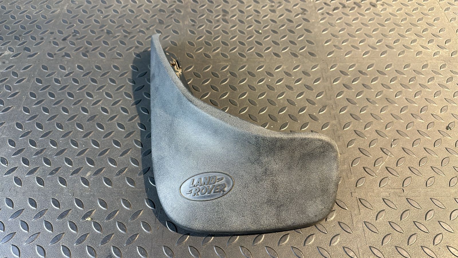 Брызговик задний левый Land Rover Freelander 1998-2006