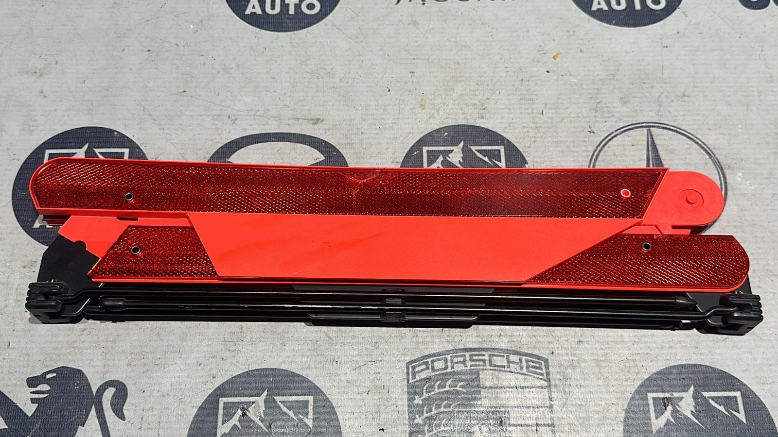 Знак аварийной остановки Mercedes E/W211 2002-2009