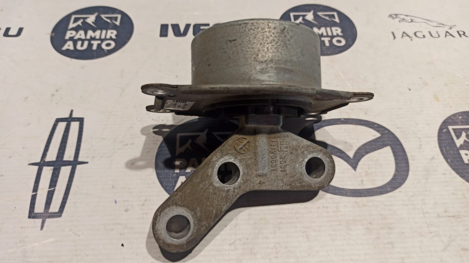 Опора двигателя Opel Zafira/B 2005-2014