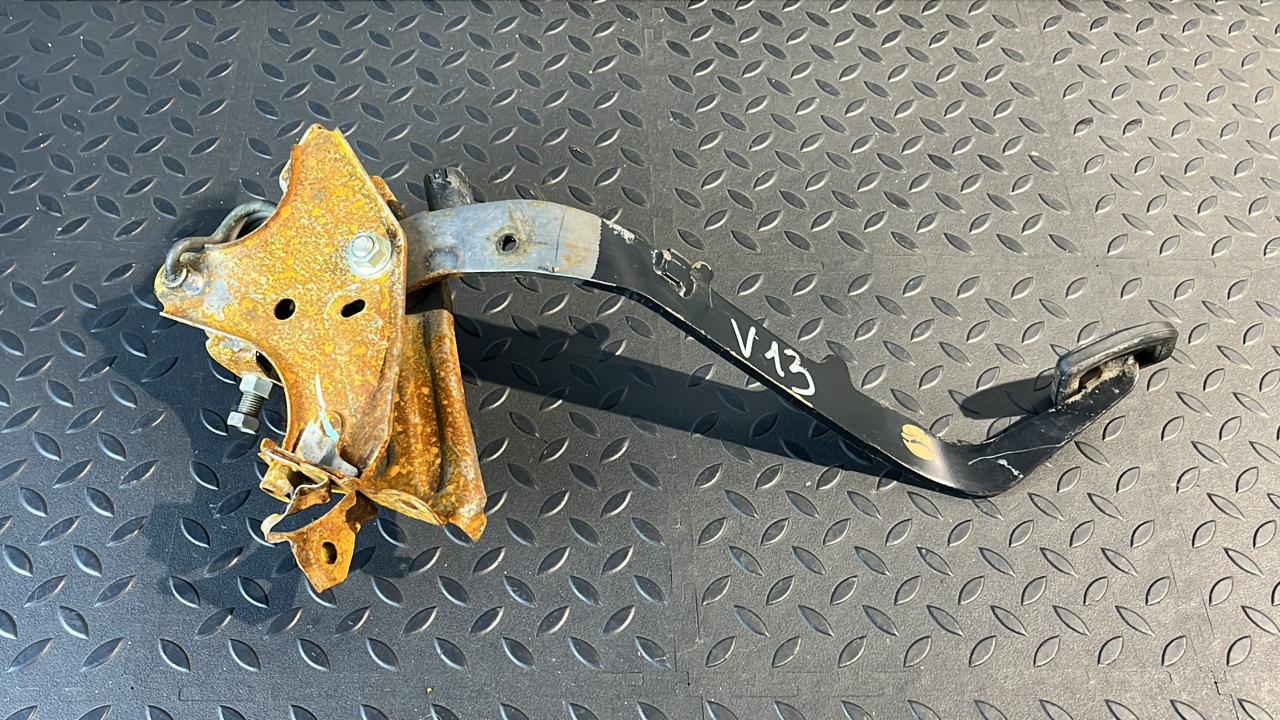 Педаль сцепления Toyota Avensis/2 2003-2009