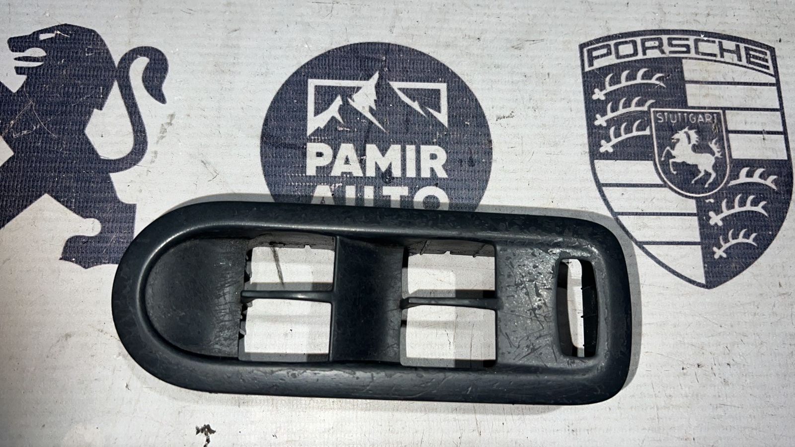 Накладка двери передняя левая Renault Scenic/2 2003-2009