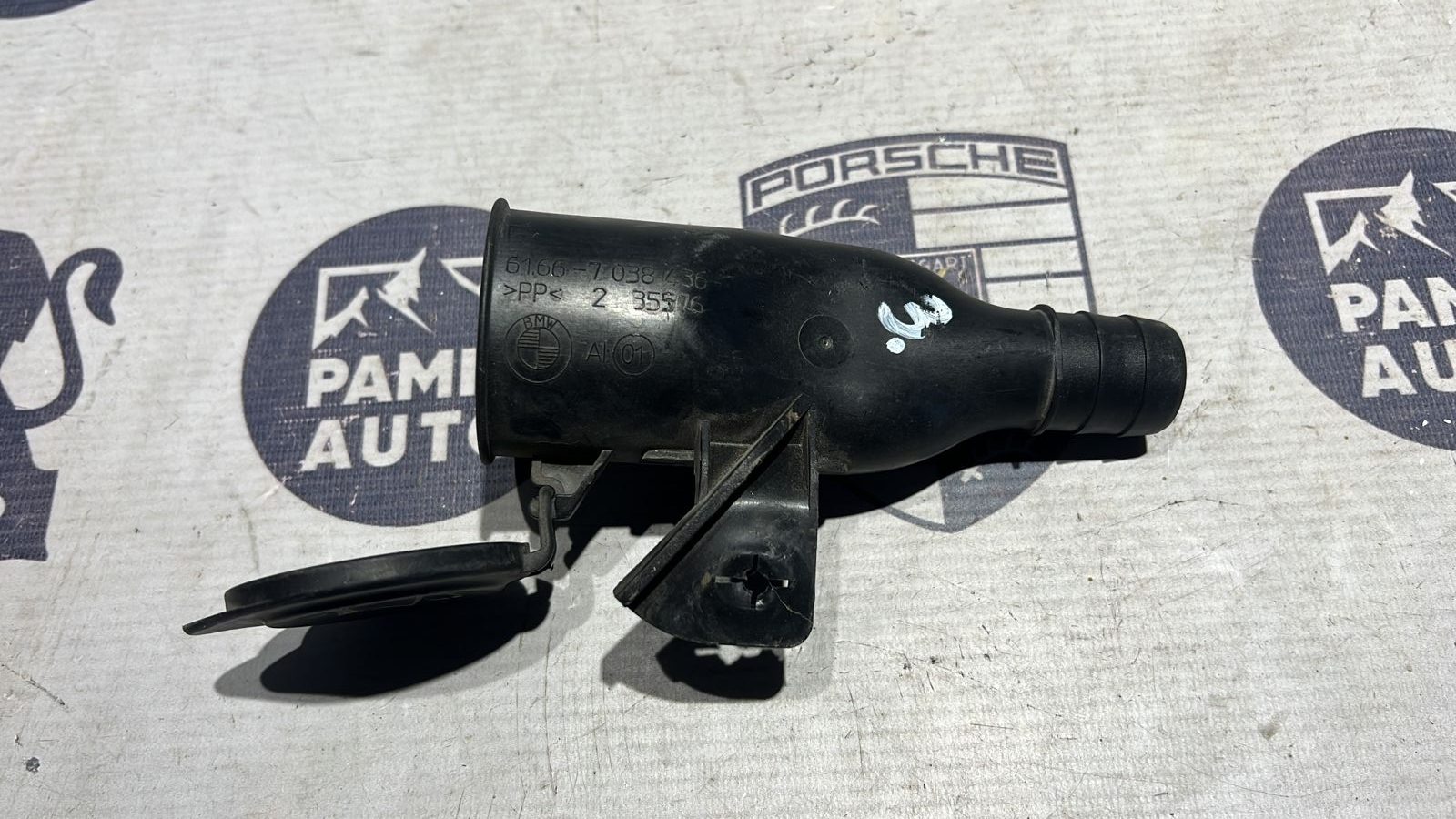 Горловина бачка омывателя BMW 5/E39 1995-2004