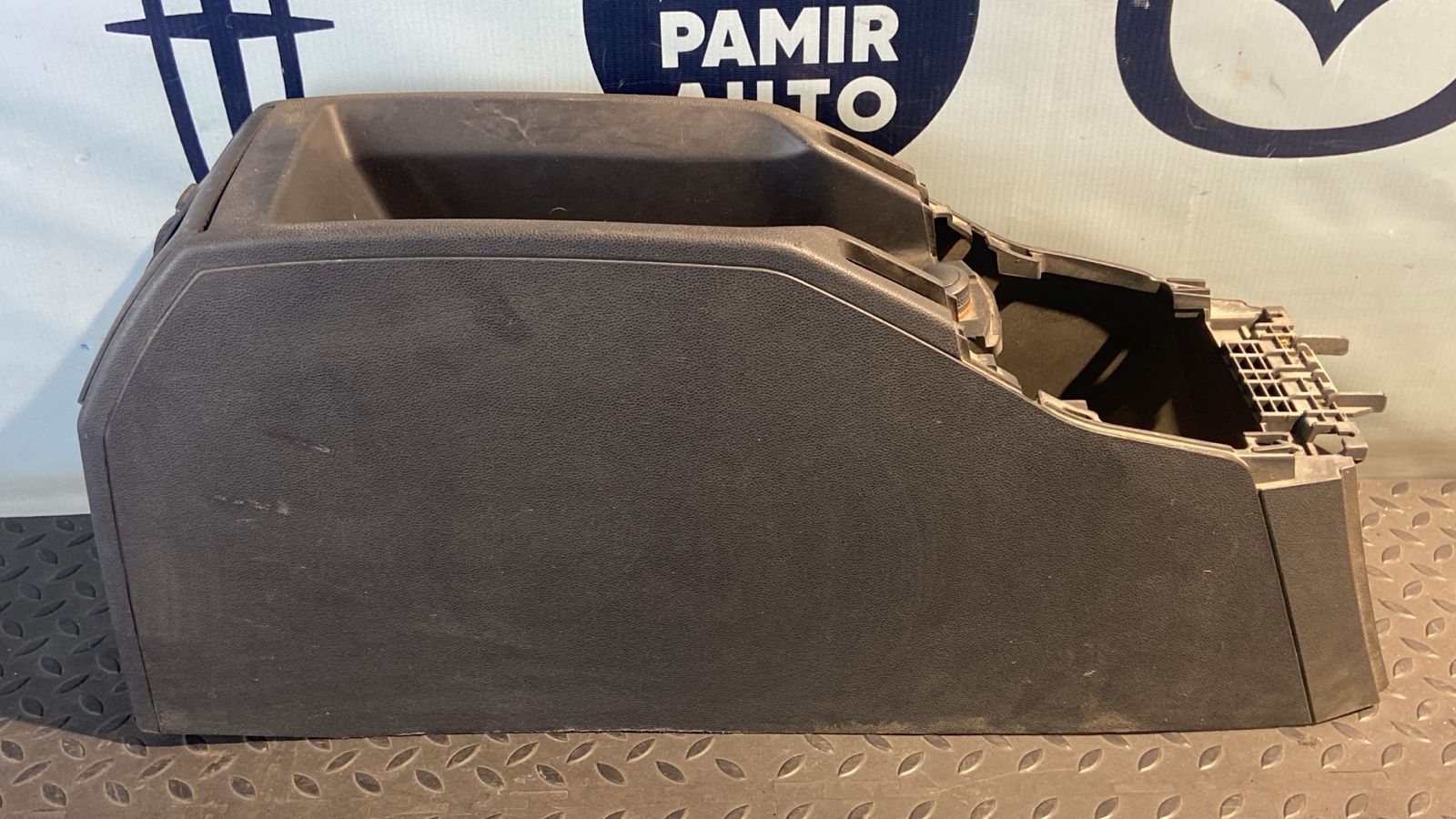 Консоль (Подлокотник) Opel Zafira/B 2005-2014