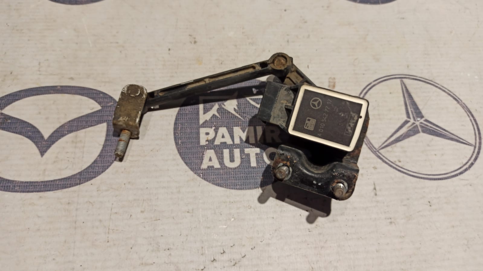 Датчик положения кузова Mercedes E/W211 2002-2009