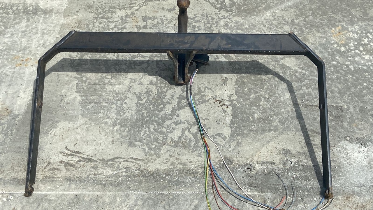 Фаркоп Ford C-Max 2003-2010