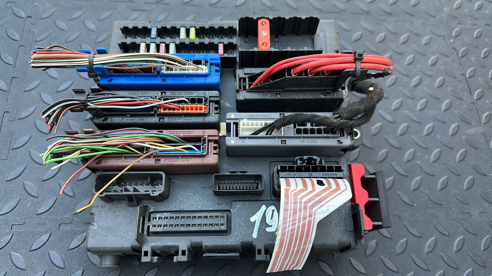 Блок предохранителей Opel Vectra/C 2002-2008