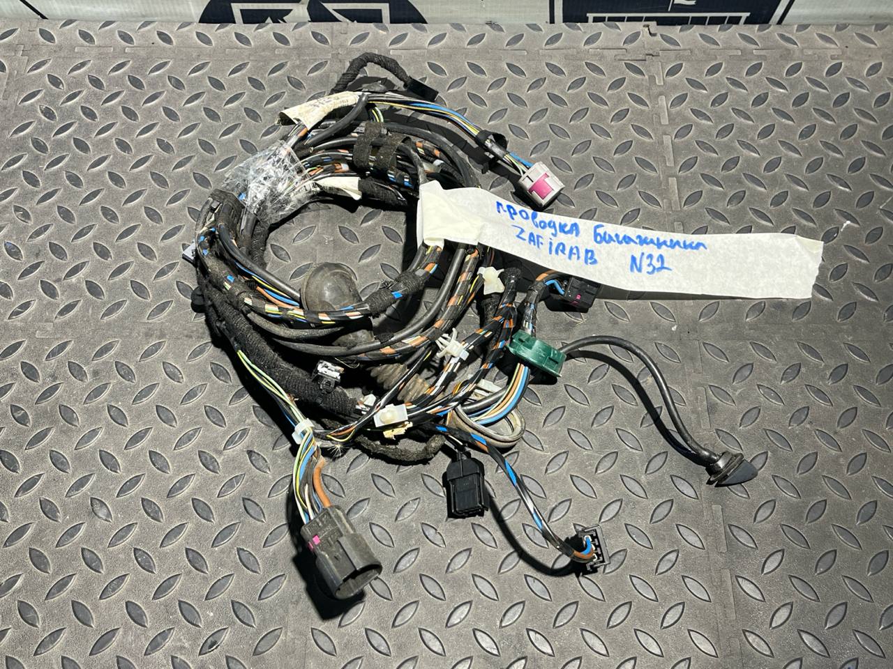 Проводка багажника Opel Zafira/B 2005-2014