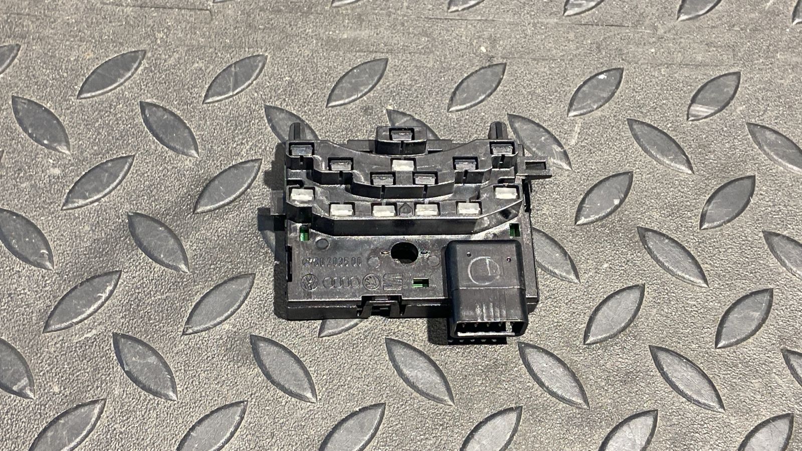 Датчик угла поворота руля Volkswagen Golf/5 2003-2009