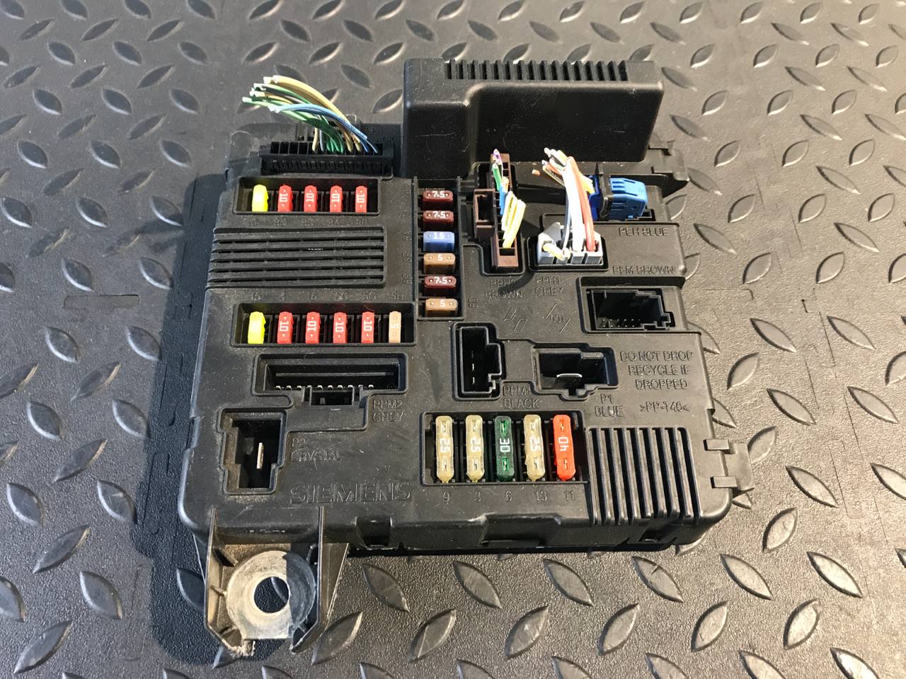 Блок предохранителей Renault Megane/2 2002-2009