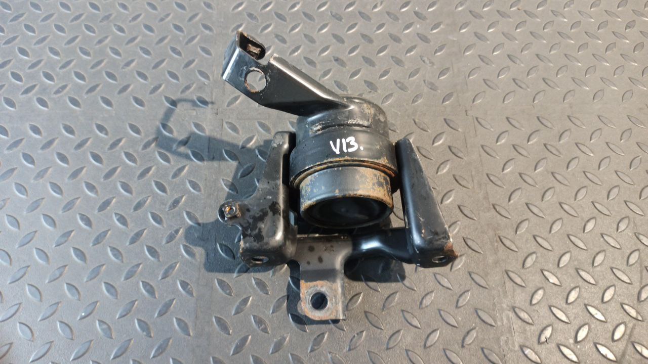 Опора двигателя Toyota Avensis/2 2003-2009