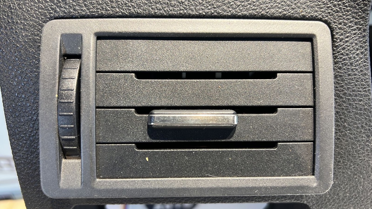 Дефлектор воздушный левый Ford C-Max 2003-2010