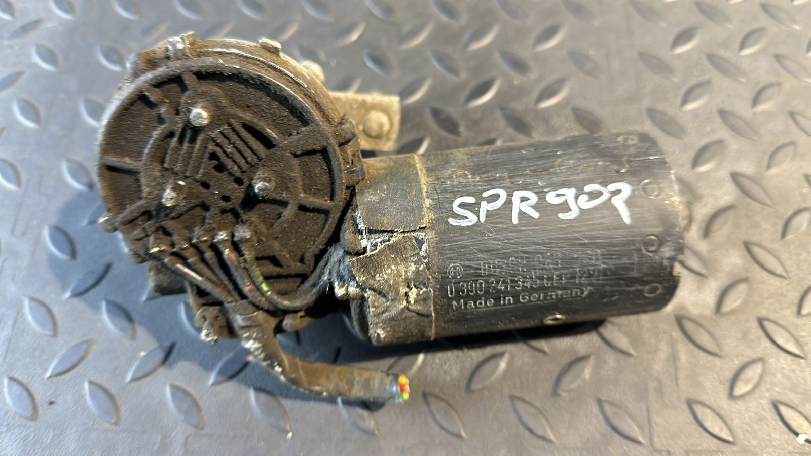 Моторчик стеклоочистителя Mercedes Sprinter/W901-W909 1995-н.в.