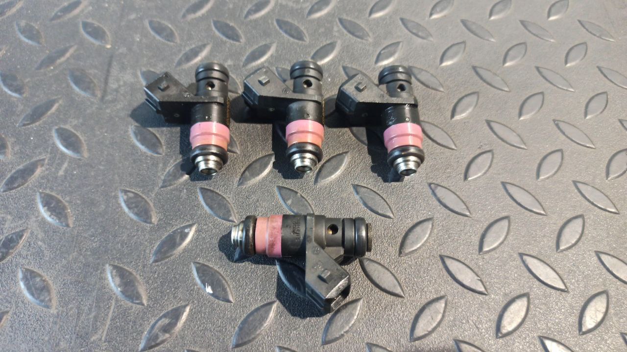 Форсунка бензиновая Renault Megane/2 2002-2009