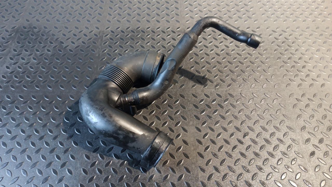 Патрубок воздушного фильтра Mercedes C/W203 2000-2008