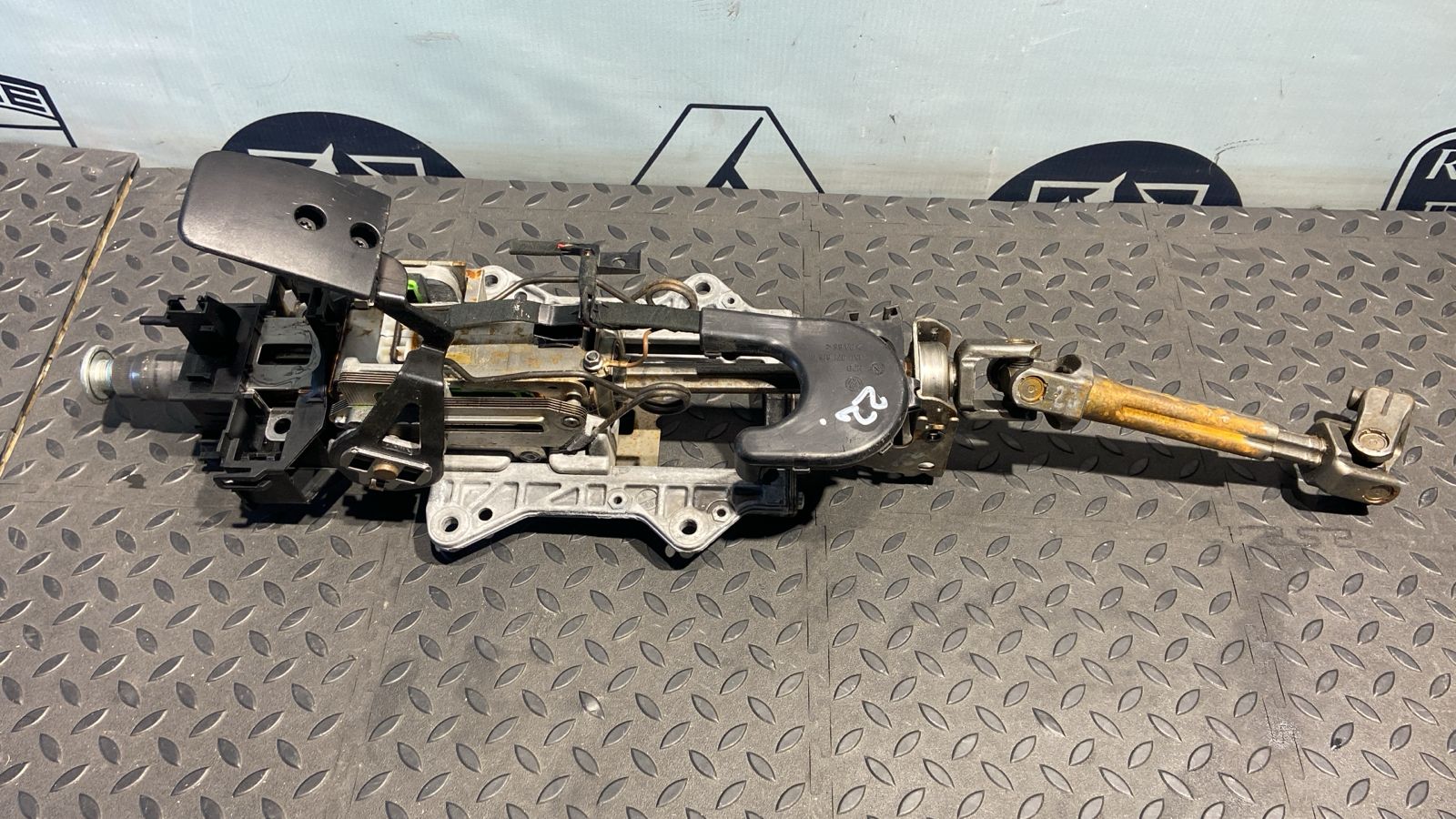 Колонка рулевая Volkswagen Golf/5 2003-2009