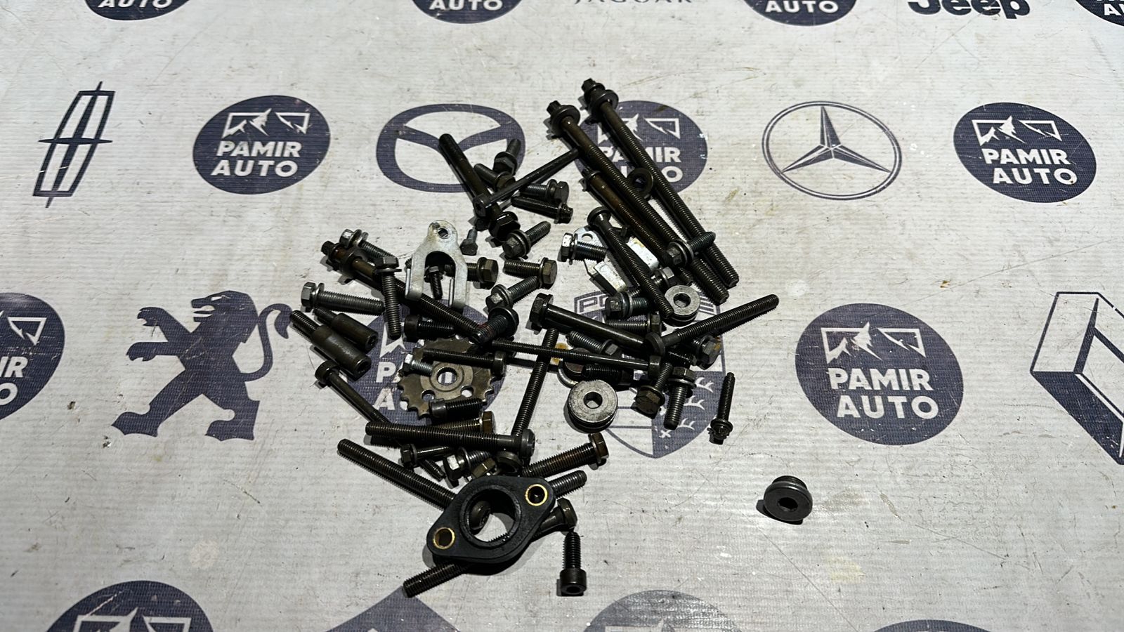 Болт двигателя BMW 1/E87 2004-2011