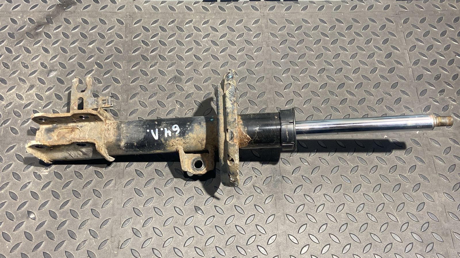 Амортизатор передний левый Opel Astra/H 2004-2014